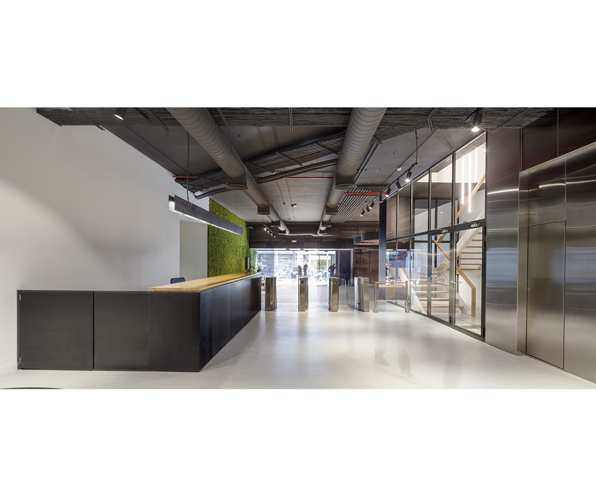 Jofre Roca Taller Arquitectura reforma edifici oficines 22@ Barcelona recepció