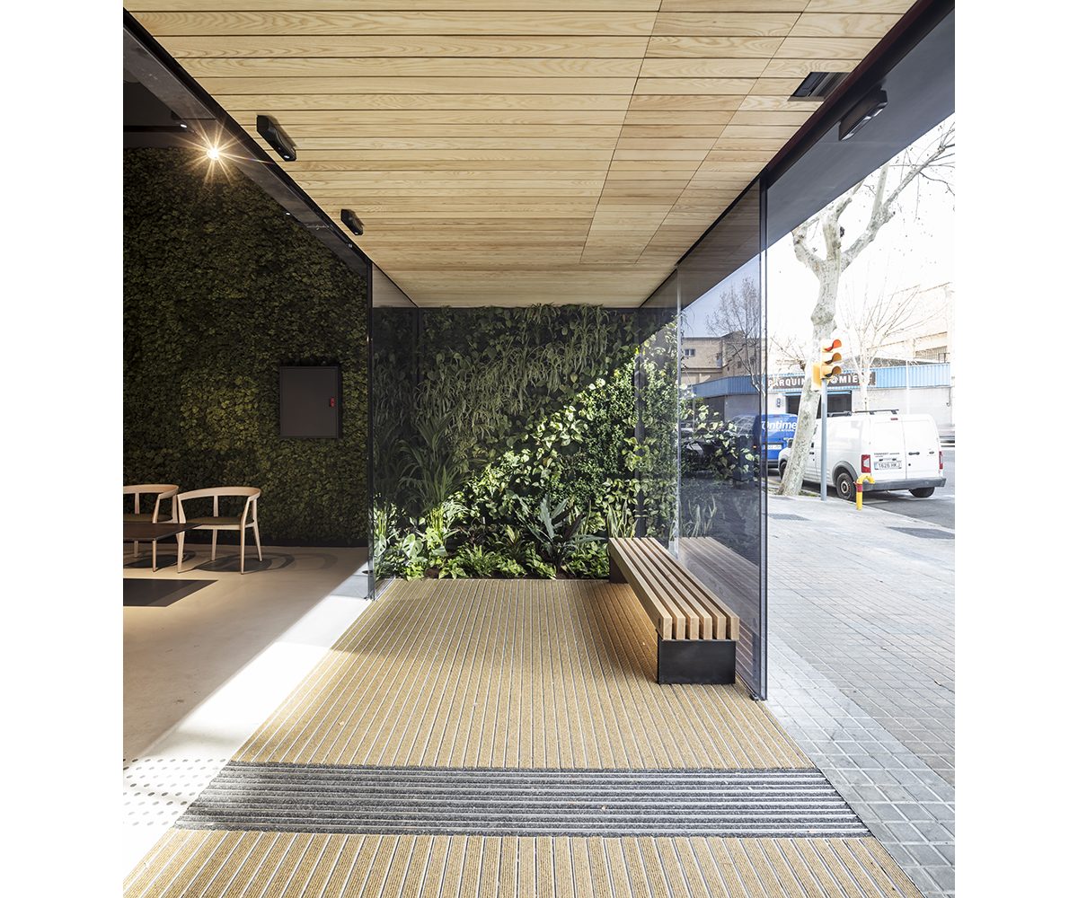 Jofre Roca Taller Arquitectura reforma edifici oficines 22@ Barcelona portes